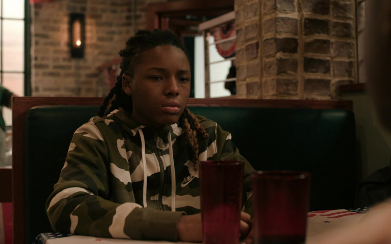 Actor Wears Nike Men's Full-Zip Camo Hoodie in The Chi S03E05 (1)