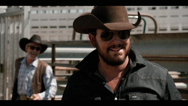 Actor Wears Wrangler Men's Black Denim Shirt Outfit in Yellowstone S03E04 TV Show (1)
