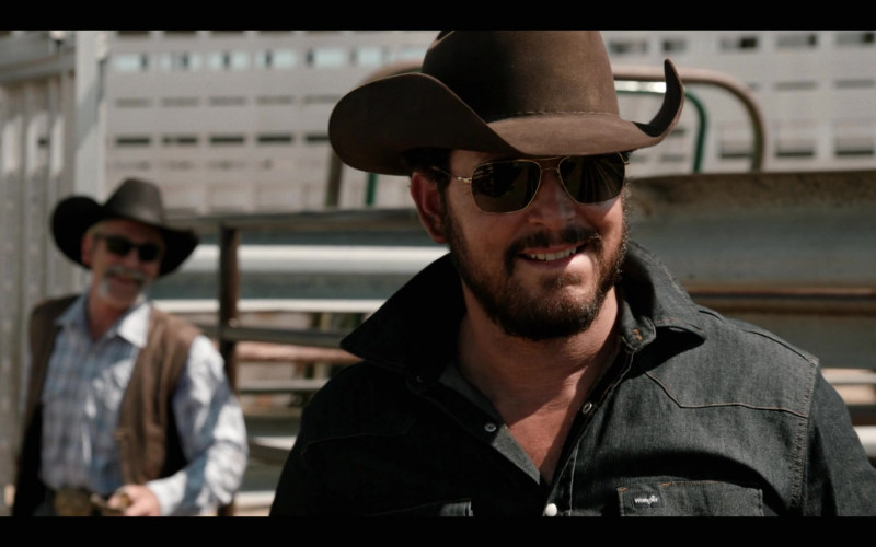 Actor Wears Wrangler Men's Black Denim Shirt Outfit in Yellowstone S03E04 TV Show (1)