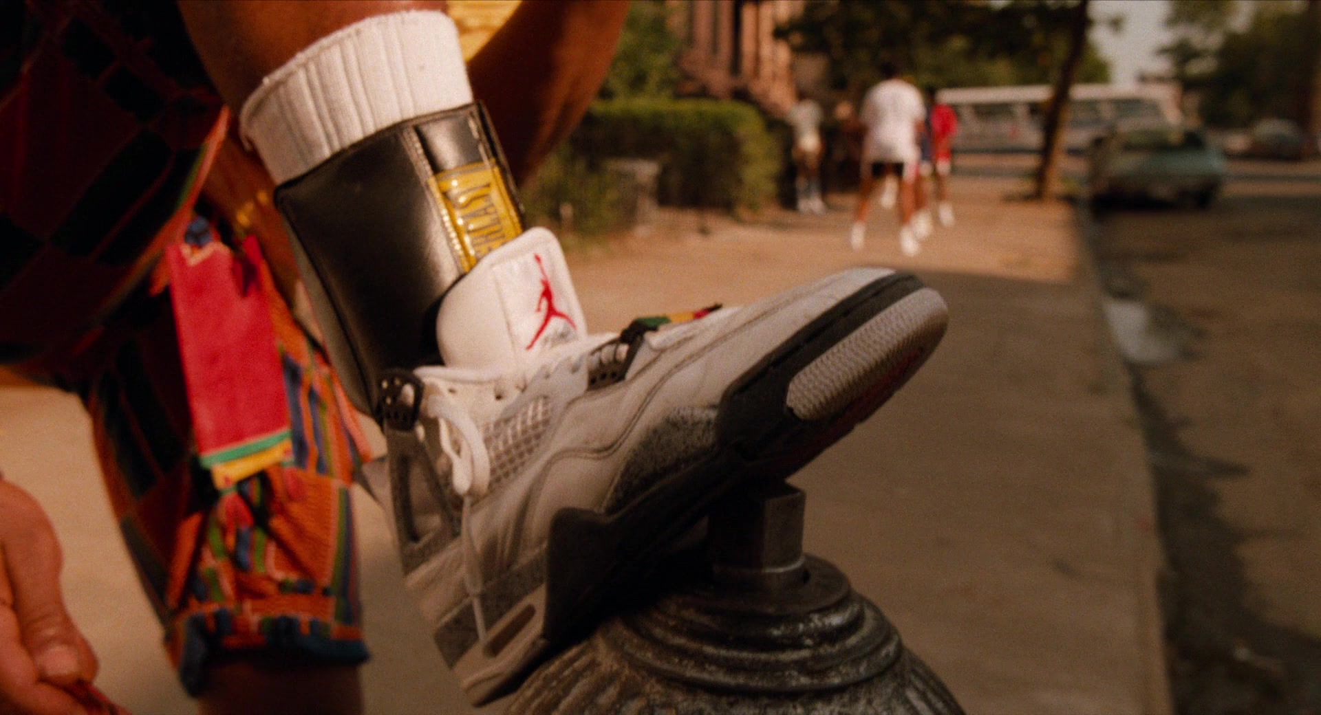 Jeg har en engelskundervisning Arthur Feed på Air Jordan 4 Sneakers Worn By Giancarlo Esposito As Buggin Out In Do The Right  Thing (1989)