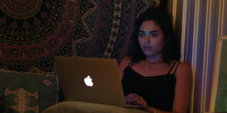 Apple MacBook Air Laptop Used by Brittany O'Grady as Bess King in Little Voice S01E03 (1)