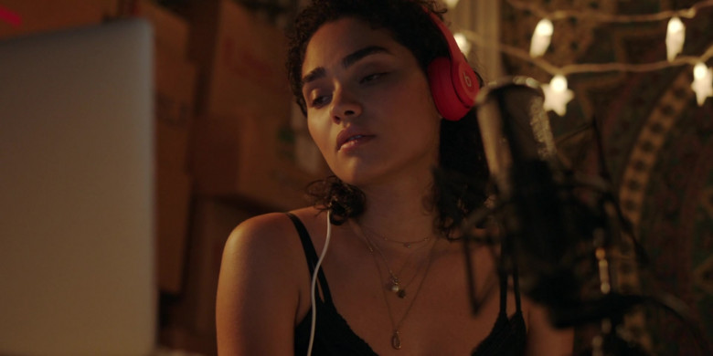 Beats Red Headphones of Brittany O'Grady as Bess King in Little Voice S01E03