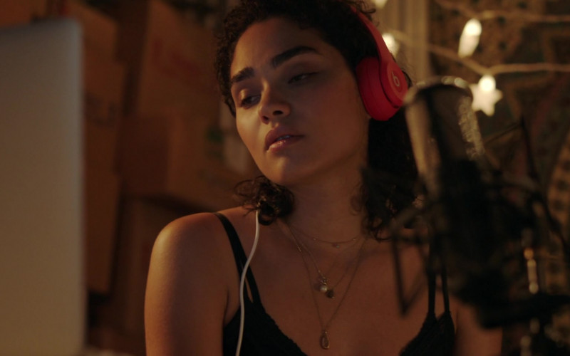 Beats Red Headphones of Brittany O'Grady as Bess King in Little Voice S01E03