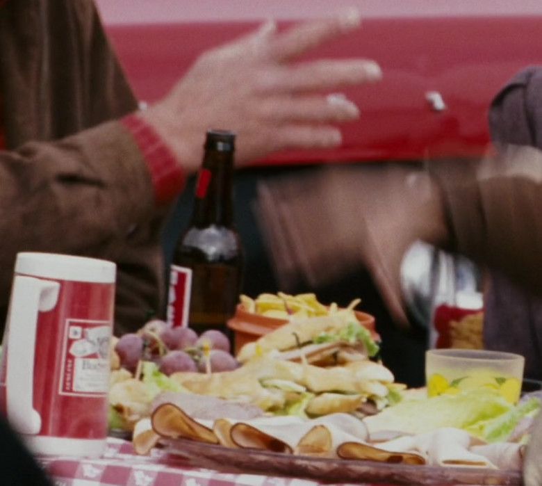 Budweiser Beer Mug in The Pursuit of Happyness (2006)
