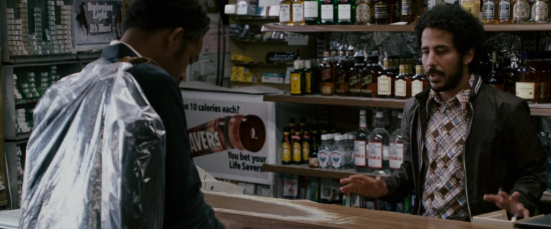 Budweiser Light and Life Savers in The Pursuit of Happyness (2006)