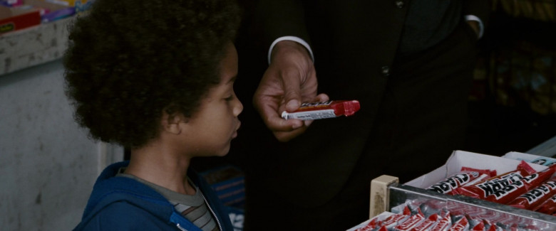 Clark Candy Bars in The Pursuit of Happyness (2)