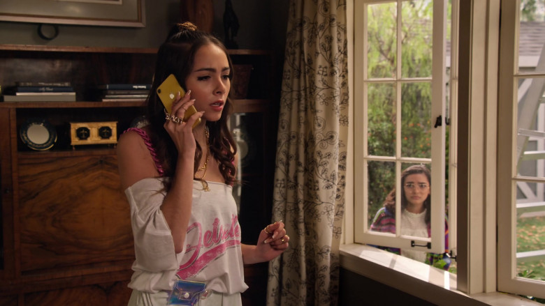 Haley Pullos as Bella Using Apple iPhone Smartphone in The Expanding Universe of Ashley Garcia S01E09 TV Series
