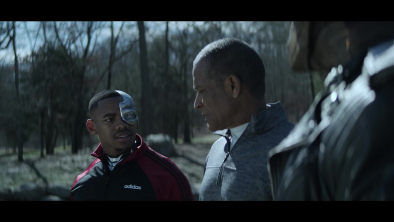 Joivan Wade as Cyborg Wearing Adidas Track Jacket Outfit in Doom Patrol S02E05 TV Series (3)