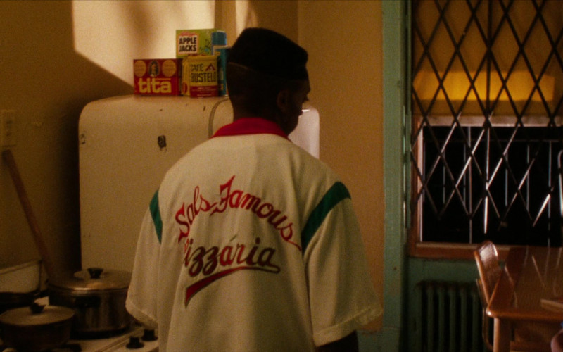 Kellogg's Apple Jacks and Café Bustelo in Do the Right Thing (1989)