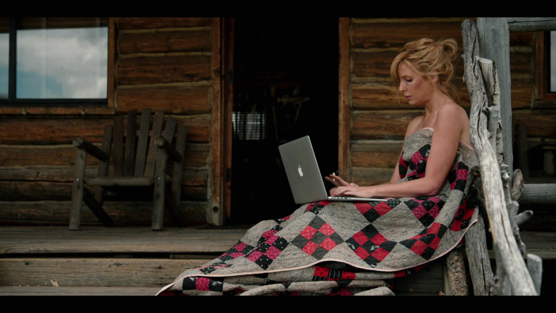 Kelly Reilly as Beth Dutton Used by Apple MacBook Laptop in Yellowstone Season 3 Episode 3 TV Show (1)