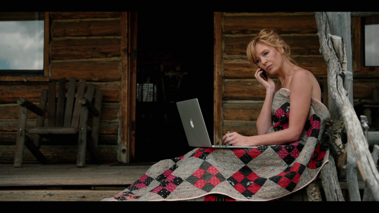 Kelly Reilly as Beth Dutton Used by Apple MacBook Laptop in Yellowstone Season 3 Episode 3 TV Show (2)