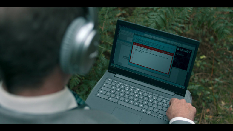 Lenovo Laptop in Hanna S02E02 (1)