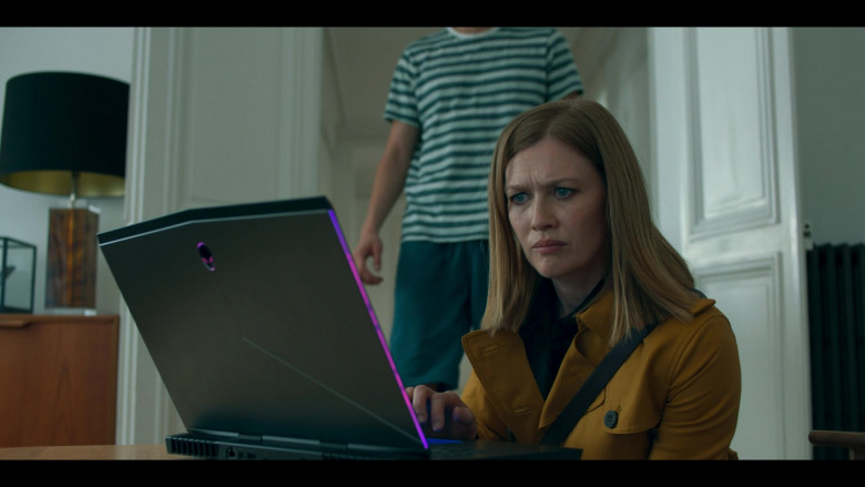 Mireille Enos as Marissa Wiegler Using Alienware Gaming Laptop in Hanna S02E02 TV Show (1)
