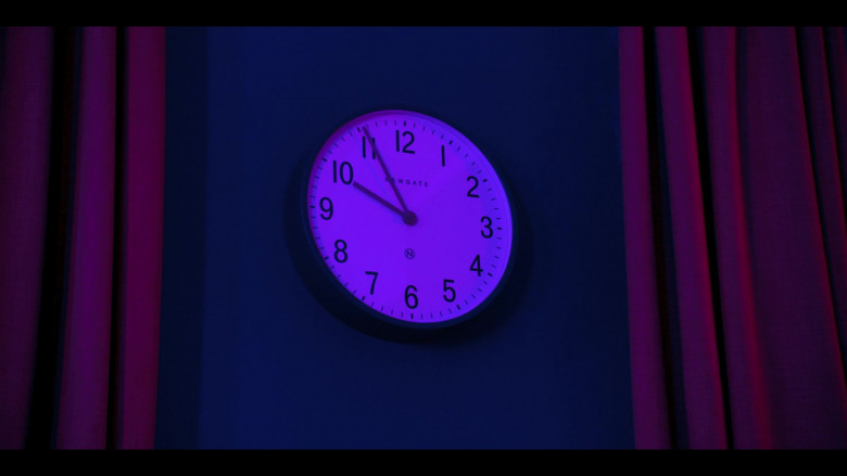 Newgate Clock in Hanna S02E04 (2)