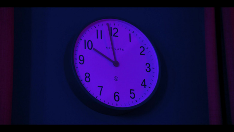 Newgate Clock in Hanna S02E04 (3)