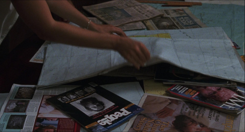 People and Time Magazines in Cast Away (2000)