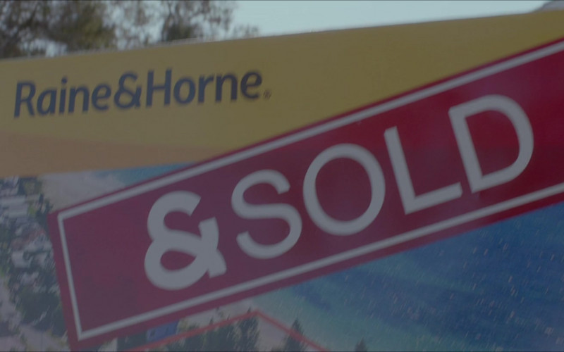 Raine & Horne Real Estate in The Very Excellent Mr. Dundee (2020)