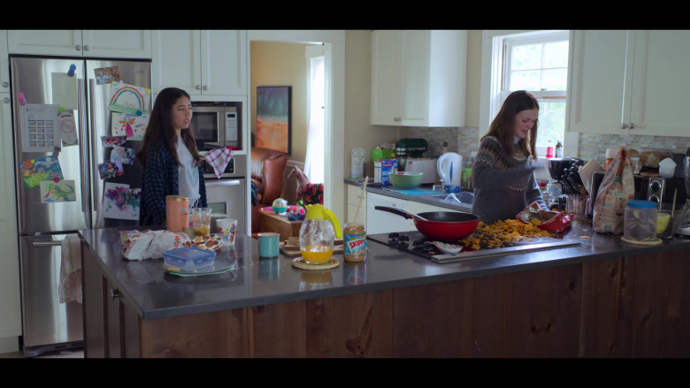 Samsung Refrigerator and Skippy Peanut Butter in The Baby-Sitters Club S01E05 (1)