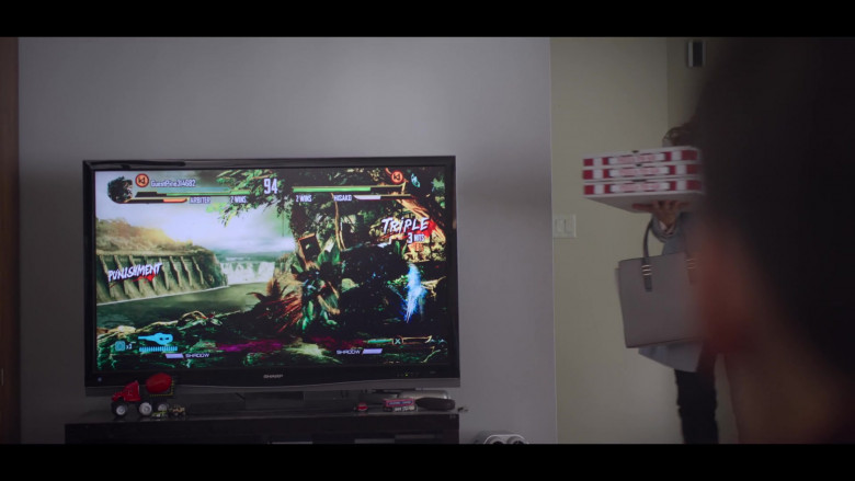 Sharp TV and Killer Instinct Video Game in The Baby-Sitters Club S01E01 