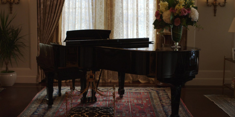 Steinway & Sons Piano in Little Voice S01E02 (1)