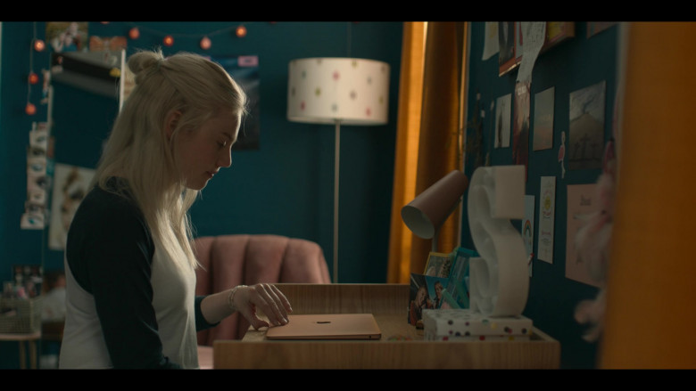 Áine Rose Daly as Sandy Phillips Using Apple MacBook Laptop in Hanna Safe (2020)