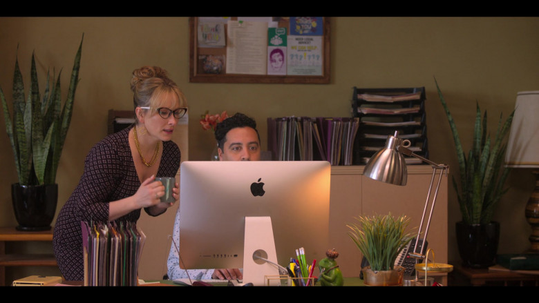 Actors Using Apple iMac Computers in Love, Guaranteed Movie by Netflix (1)