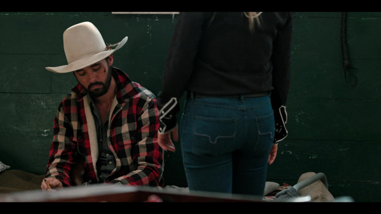Actress Wears Kimes Ranch Women's Jeans Outfit in Yellowstone S03E09 TV Show (1)