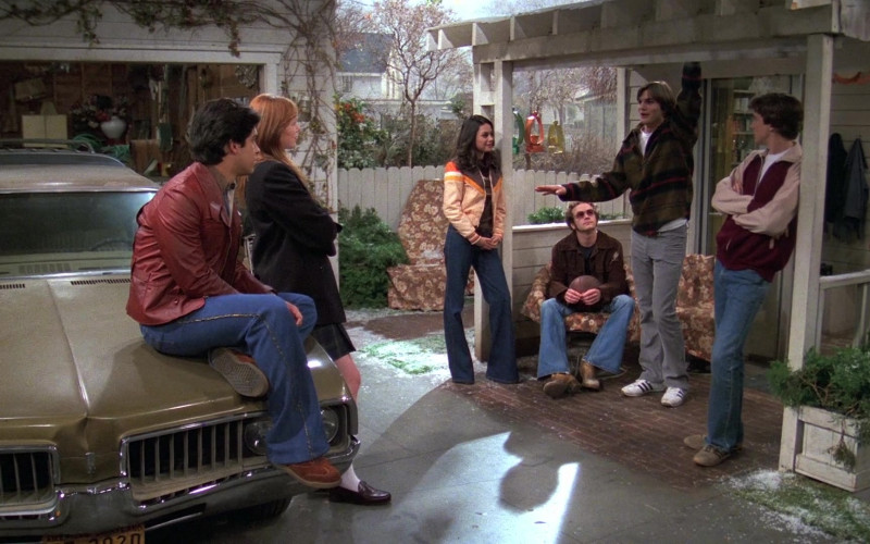 Adidas Shoes, Gray Pants and Plaid Jacket Worn by Ashton Kutcher as Michael in That '70s Show S05E13 (1)