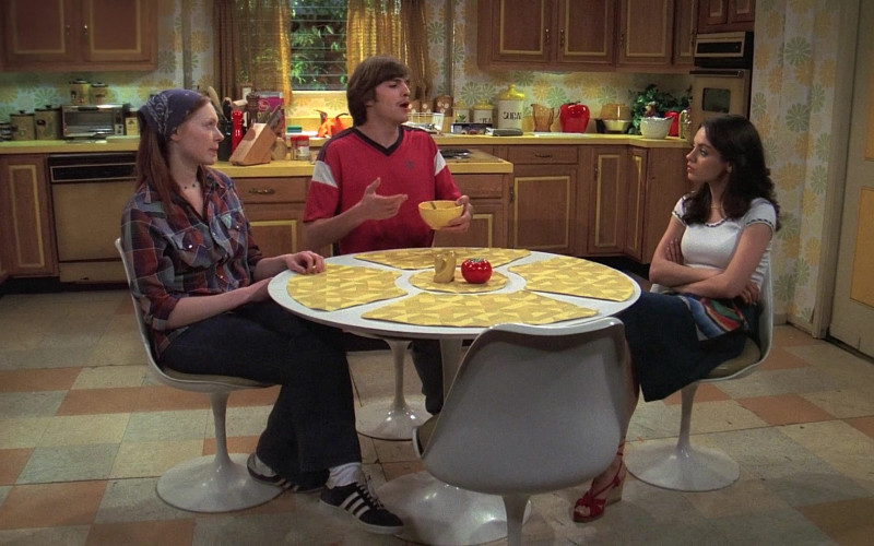 Adidas Shoes of Laura Prepon as Donna Pinciotti in That '70s Show S06E19 (1)