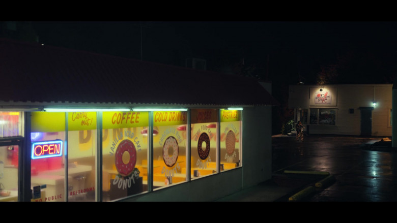 Annie's Donut Shop in All Together Now Movie by Netflix (1)