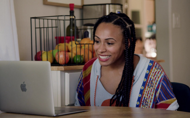 Apple MacBook Laptop Used by Nicolette Robinson as Sade in Love in the Time of Corona S01E01 (1)