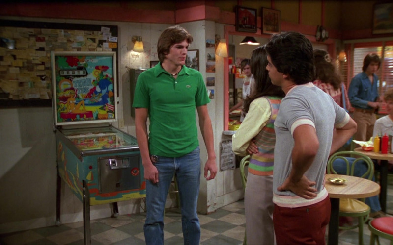 Ashton Kutcher as Michael Wears Lacoste Green Shirt and Classic Jeans Outfit in That '70s Show (1)