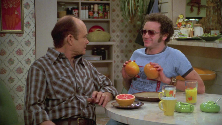 Budweiser Blue T-Shirt of Danny Masterson as Steven in That '70s Show S06E20