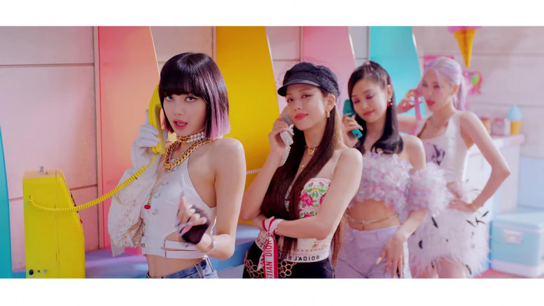 Christian Dior Outfit in Ice Cream by Blackpink (1)