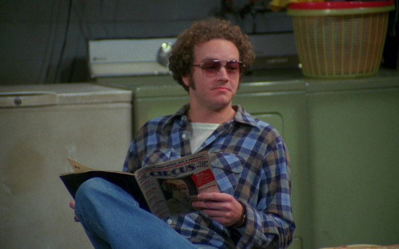 Circus Magazine Held by Danny Masterson as Steven Hyde in That ’70s Show S03E15