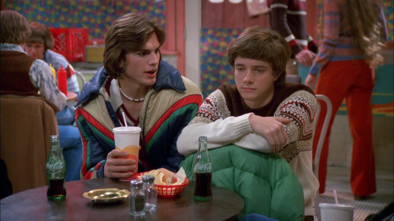 Coca-Cola Soda Drink Enjoyed by Topher Grace & Ashton Kutcher in That ’70s Show S02E09