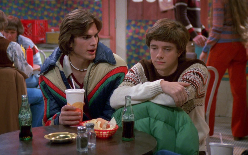 Coca-Cola Soda Drink Enjoyed by Topher Grace & Ashton Kutcher in That '70s Show S02E09