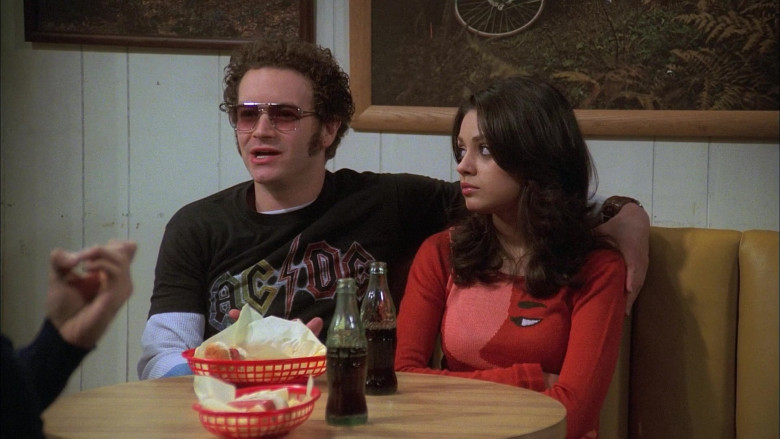 Coca-Cola Soda Drinks Enjoyed by Danny Masterson as Steven Hyde & Mila Kunis as Jackie Burkhart (2)