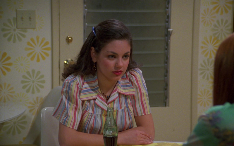 Coke Bottle of Mila Kunis as Jackie Burkhart in That '70s Show S01E20 (2)