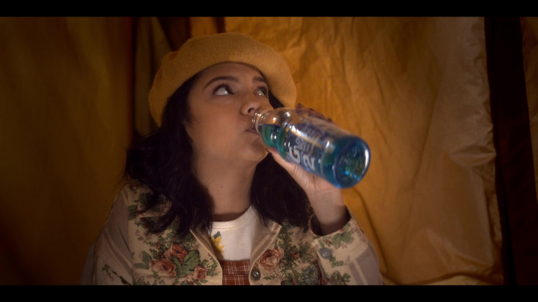 Cree Cicchino as Mim Enjoys Gatorade G2 Thirst Quencher in The Sleepover (2020) Netflix Movie