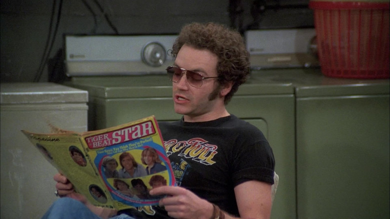 Danny Masterson as Steven Hyde Reading Tiger Beat Magazine in That '70s Show Season 5 Episode 18