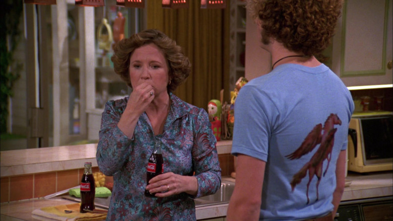 Debra Jo Rupp as Kitty Forman Enjoying Coca-Cola Soda Drink in That '70s Show S01E07
