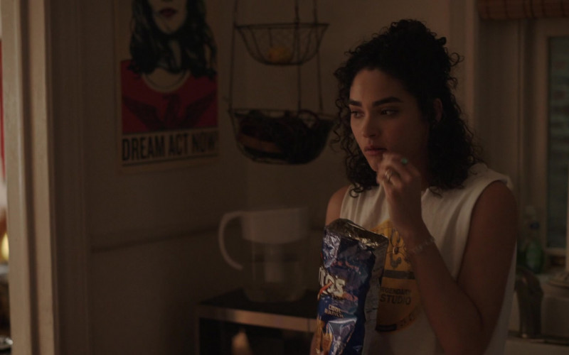 Doritos Chips of Actress Brittany O’Grady as Bess Alice King in Little Voice S01E07 TV Show (1)