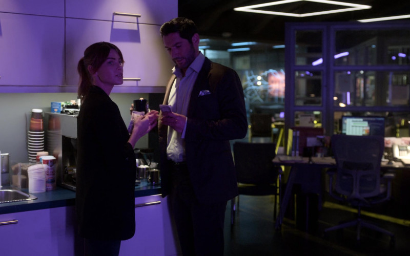 First Street Coffee Creamer in Lucifer S05E02