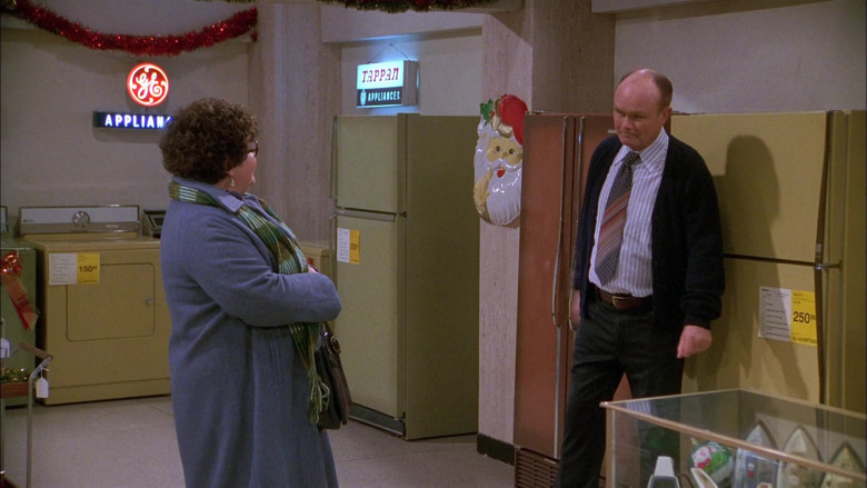 General Electric and Tappan Signs in That ’70s Show S01E11 (1)