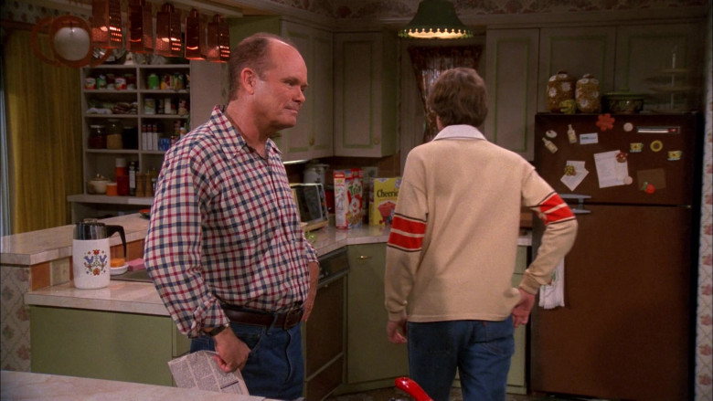 General Mills Trix and Cheerios Cereals in That ’70s Show S02E08 (1)