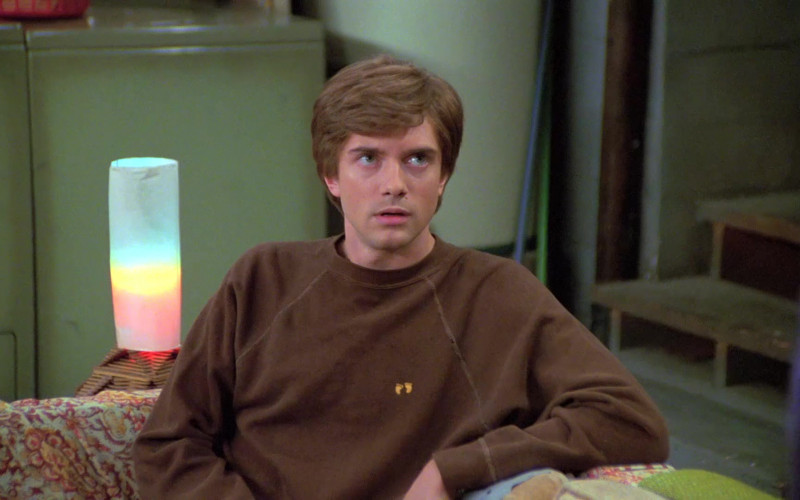 Hang Ten Brown Sweatshirt Outfit of Topher Grace as Eric Forman in That '70s Show S07E21 (1)