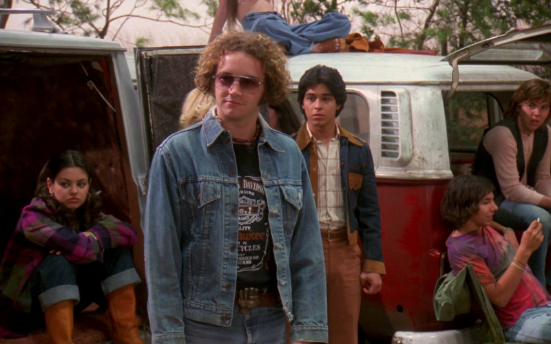 Harley-Davidson T-Shirt Outfit Worn by Danny Masterson as Steven Hyde in That '70s Show S02E06