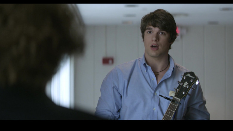 Ibanez Guitar of Spencer House as Luke in Teenage Bounty Hunters S01E05 (2)