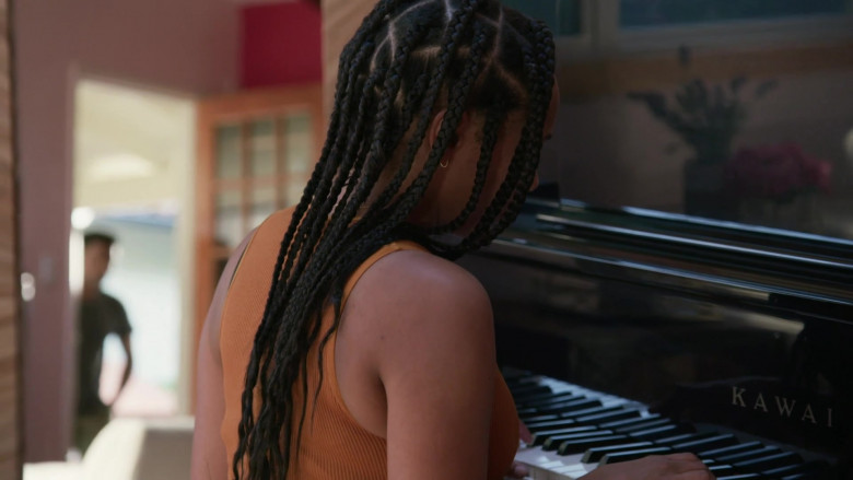 Kawai Piano of Nicolette Robinson as Sade in Love in the Time of Corona S01E03 (1)